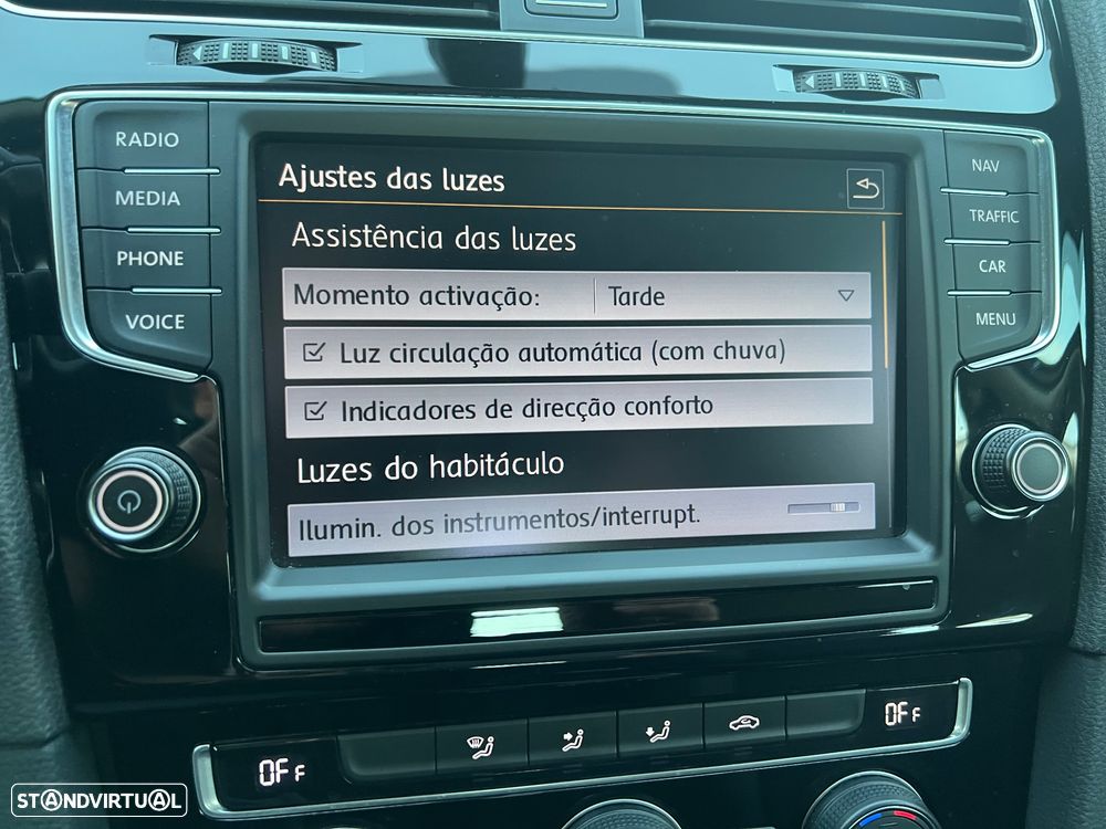 VW Golf 1.6 TDi Highline - 24