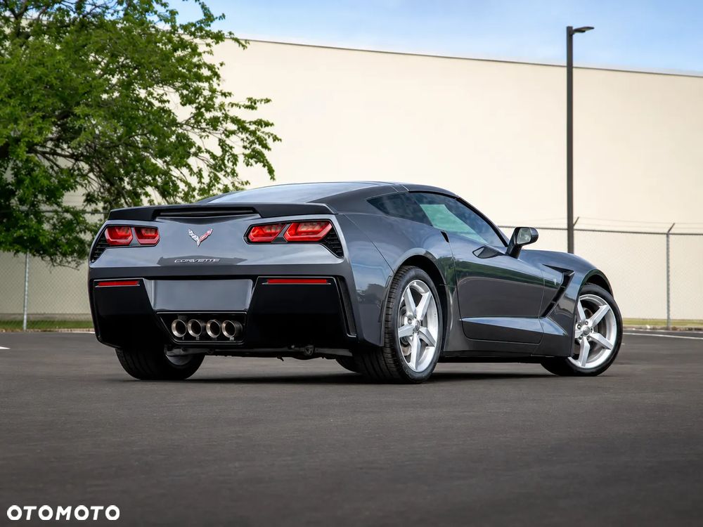 Chevrolet Corvette - 3