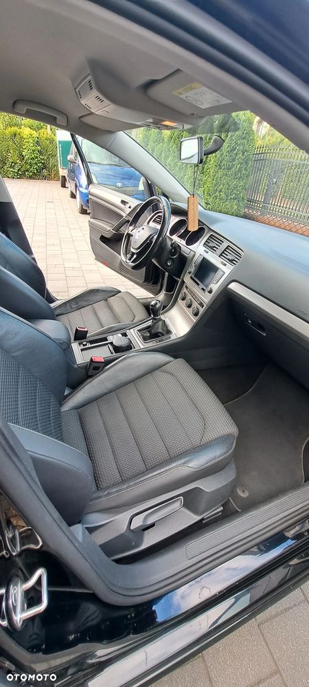 Volkswagen Golf - 8