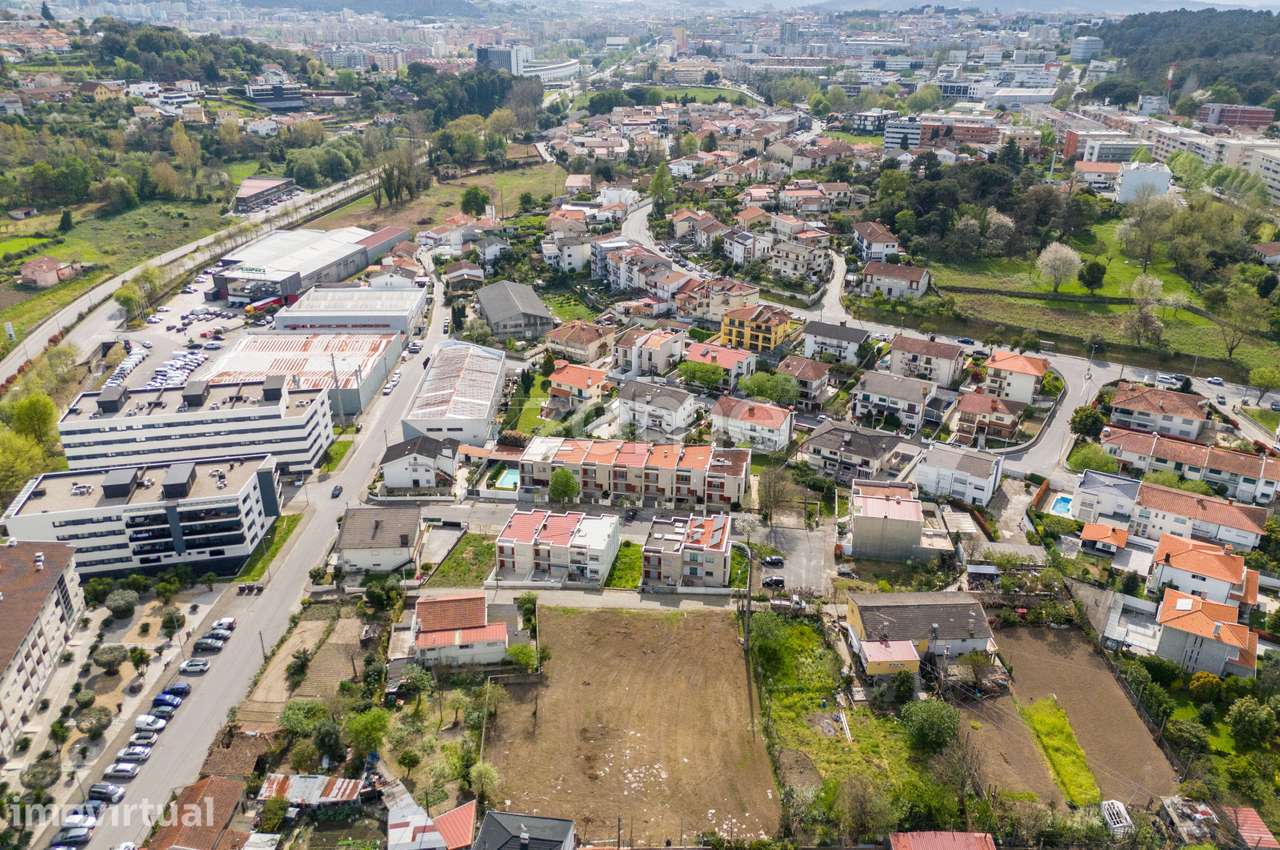 Terreno Urbano com projeto aprovado para moradia T4 térrea OASI - Grande imagem: 4/17