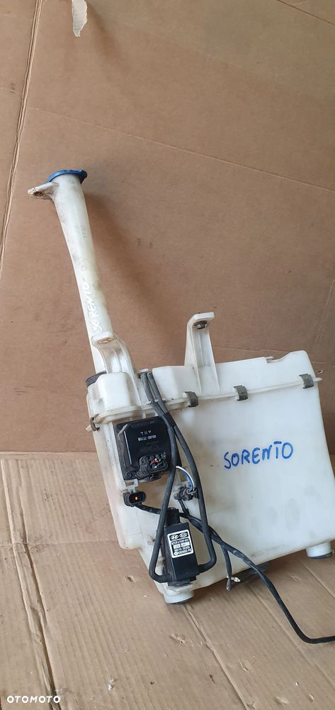 Zbiorniczek spryskiwaczy pompki Kia Sorento I 98400-3E000 - 2