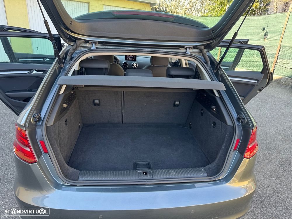 Audi A3 Sportback 1.6 TDI Ambition - 4