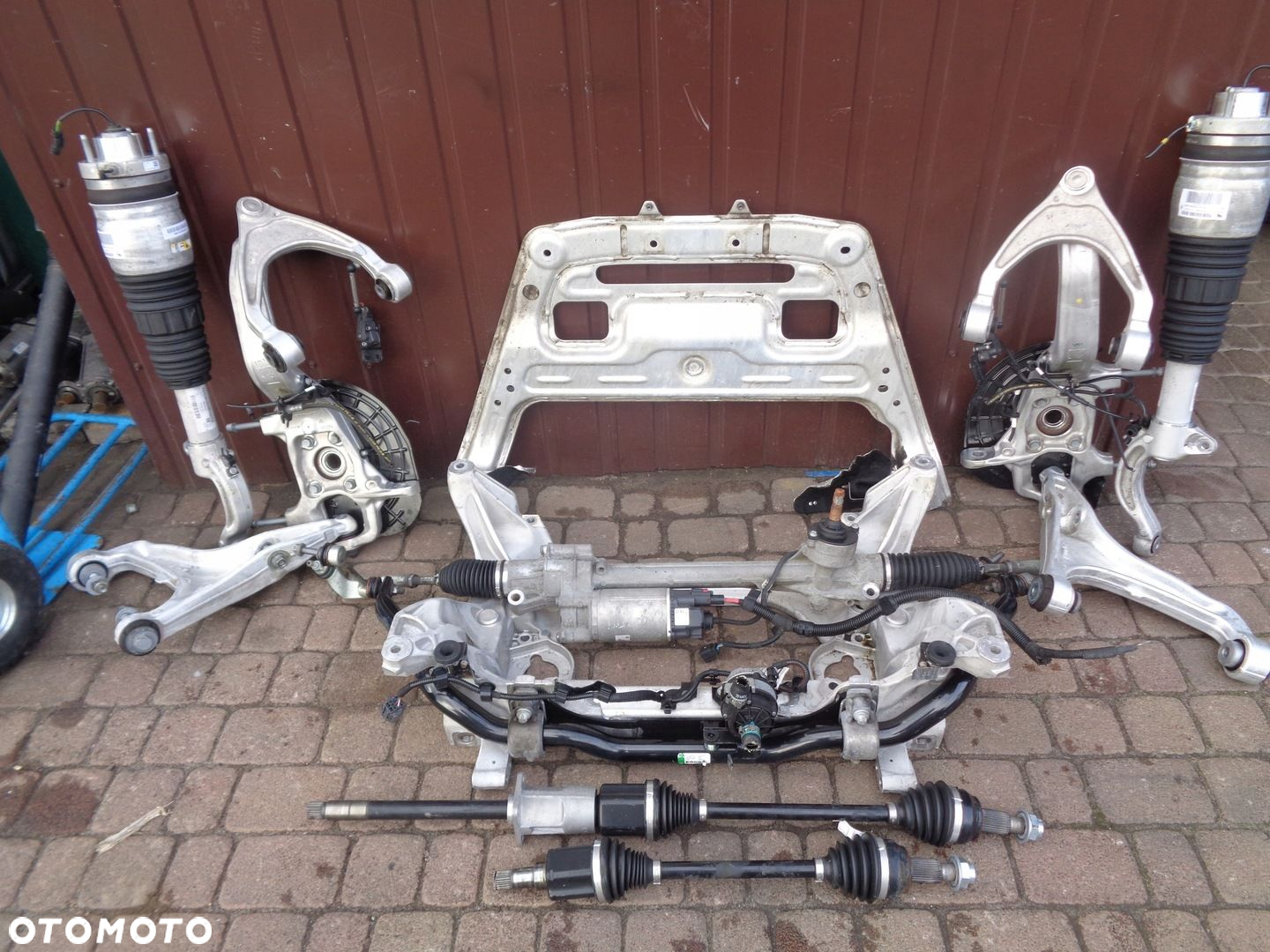 SANKI PRZEDNIE WÓZEK POD SILNIK MASERATII LEVANTE 670102652 . - 3