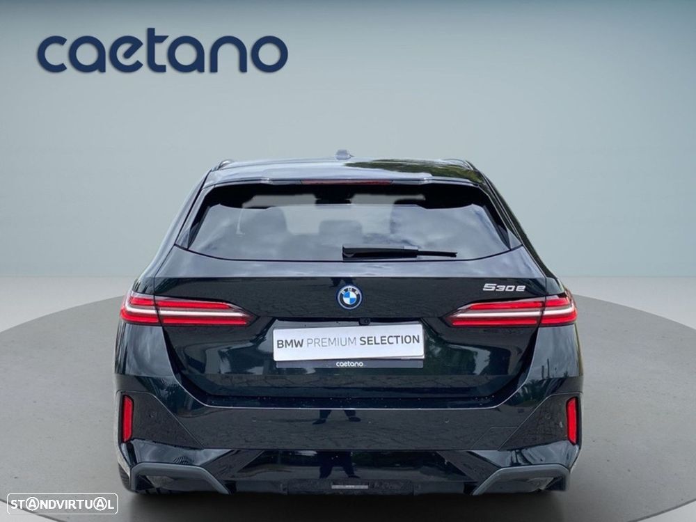 BMW 530 e Pack Desportivo M - 6