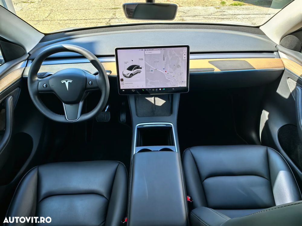 Tesla Model Y Long Range Dual Motor AWD - 6