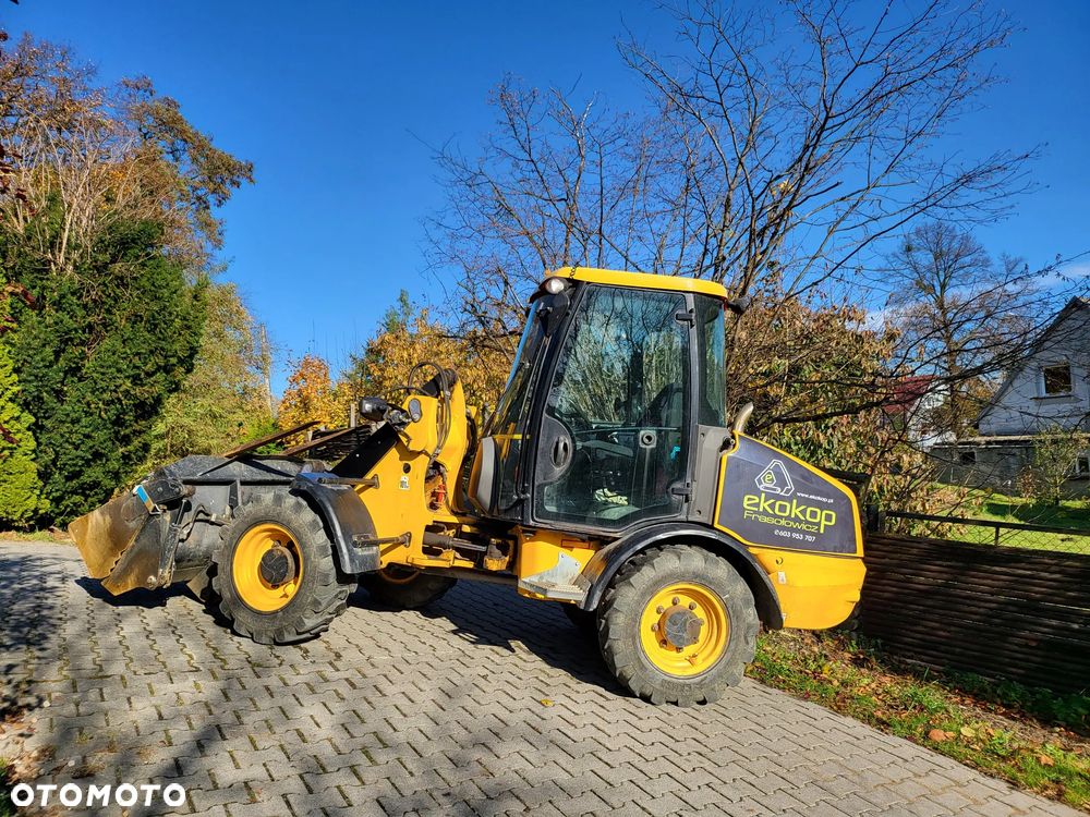 JCB 406 - 1