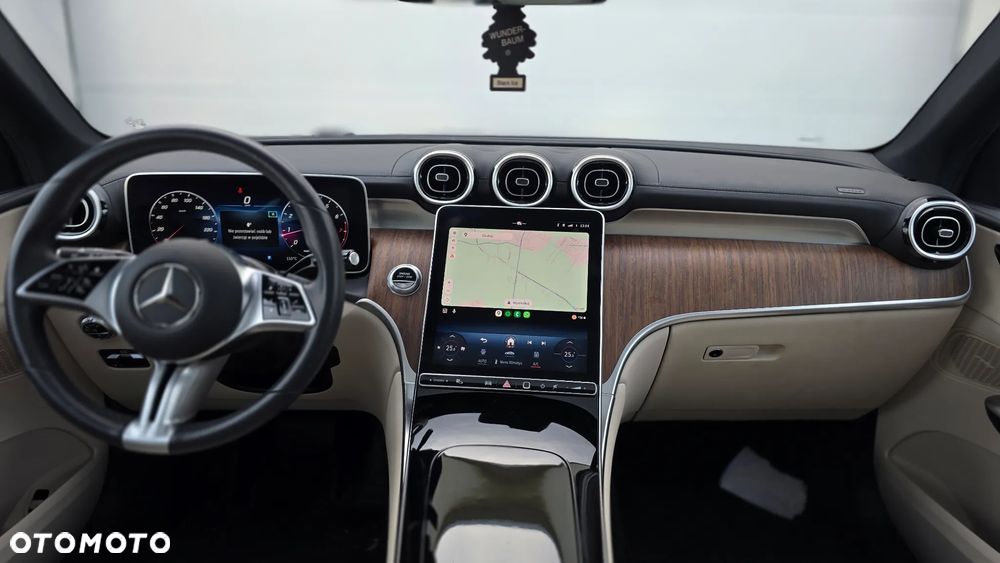 Mercedes-Benz GLC - 13