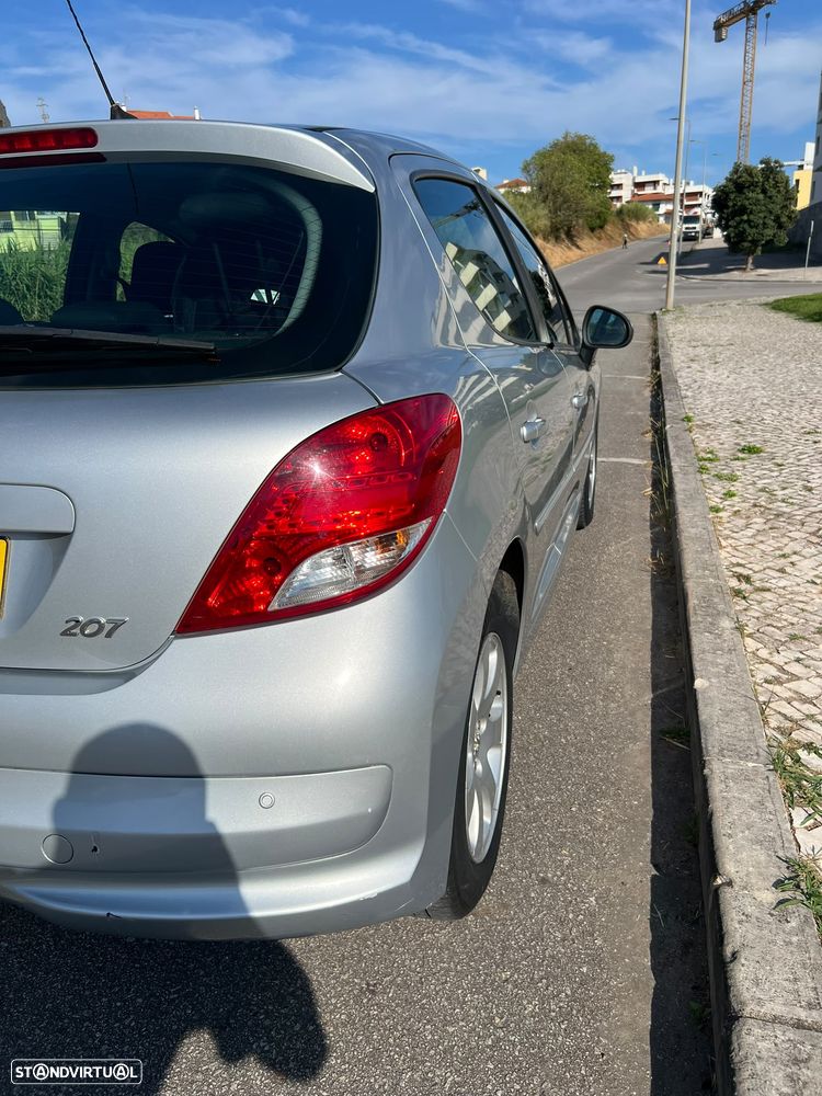 Peugeot 207 1.4 16V Active - 10