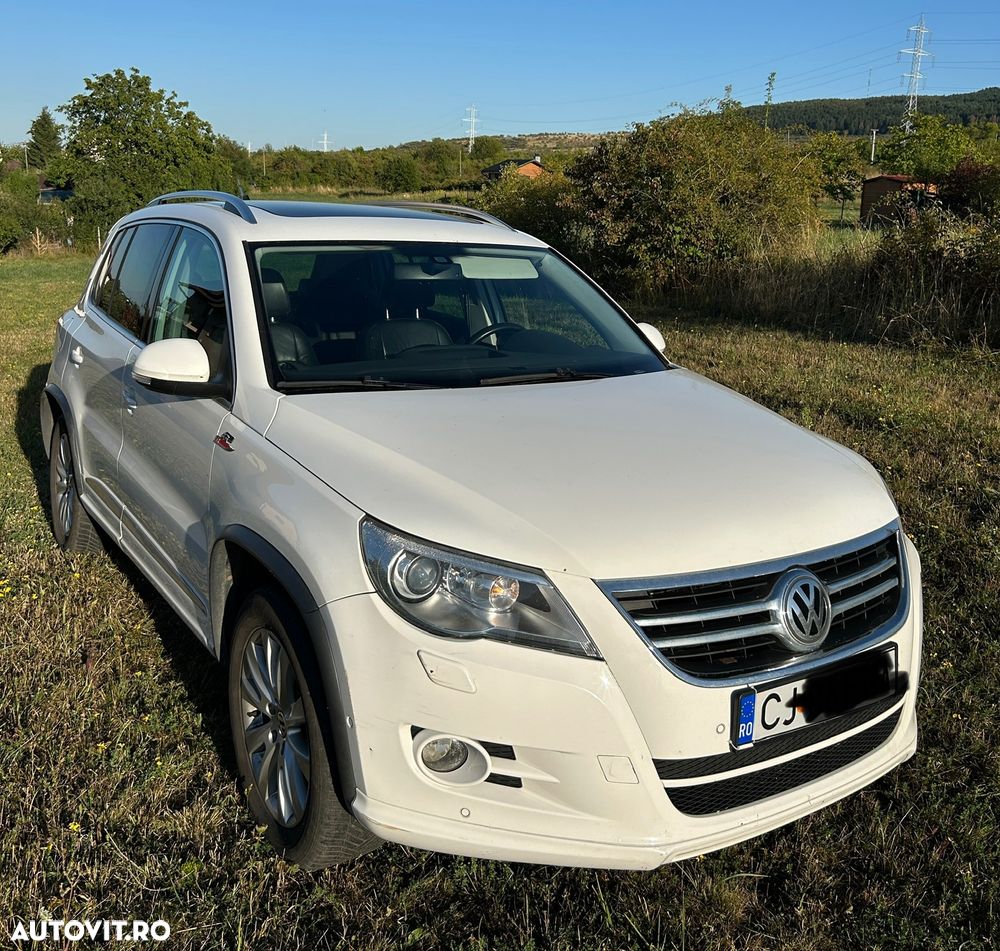 Volkswagen Tiguan - 1