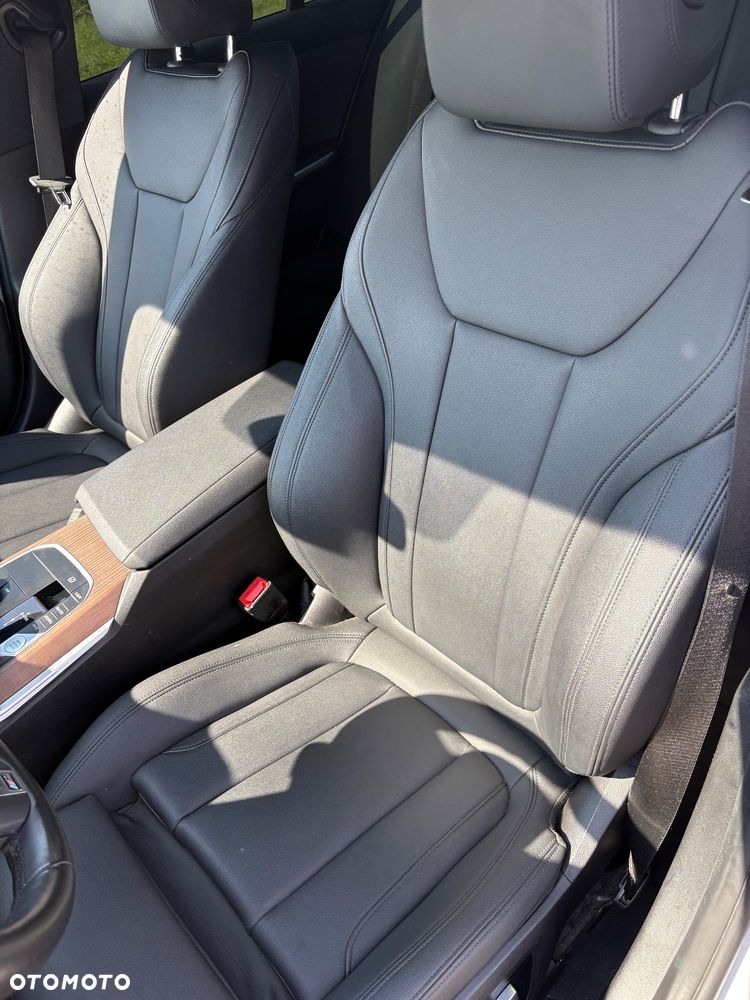 BMW Seria 3 330i M Sport - 11