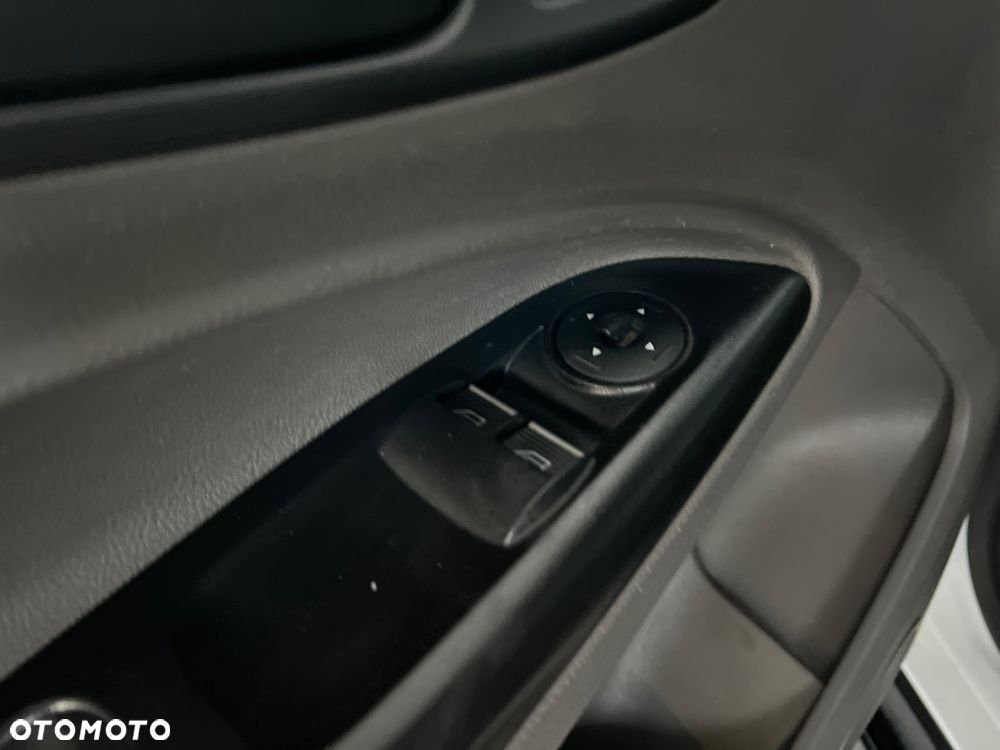 Ford Transit Connect - 22