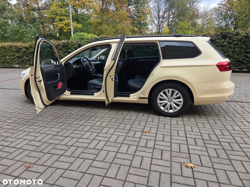 Volkswagen Passat - 12