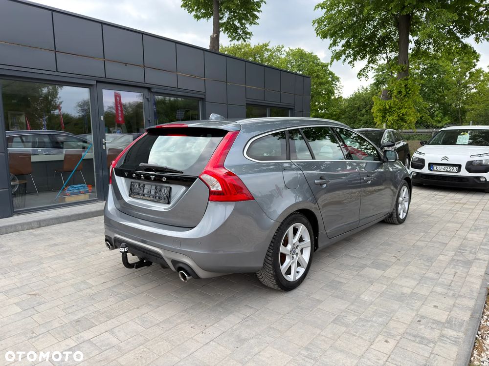 Volvo V60 D3 Drive-E R-Design Momentum - 16