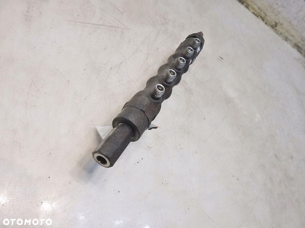 LISTWA WTRYSKOWA SUBARU LEGACY V 2.0 D - 5