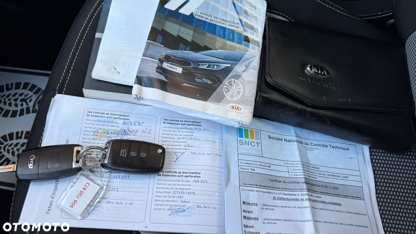 Kia Ceed - 32