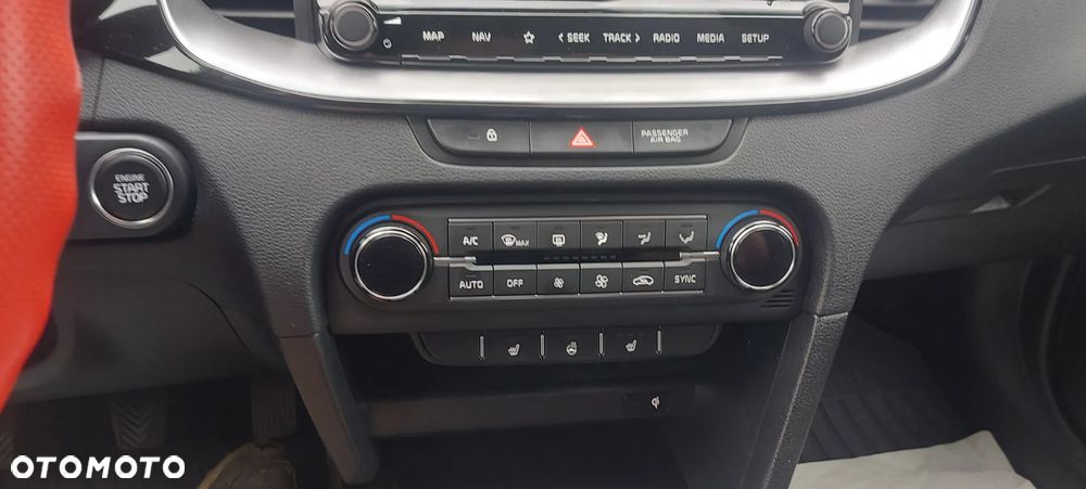 Kia XCeed 1.6 CRDi PLATINUM EDITION - 36