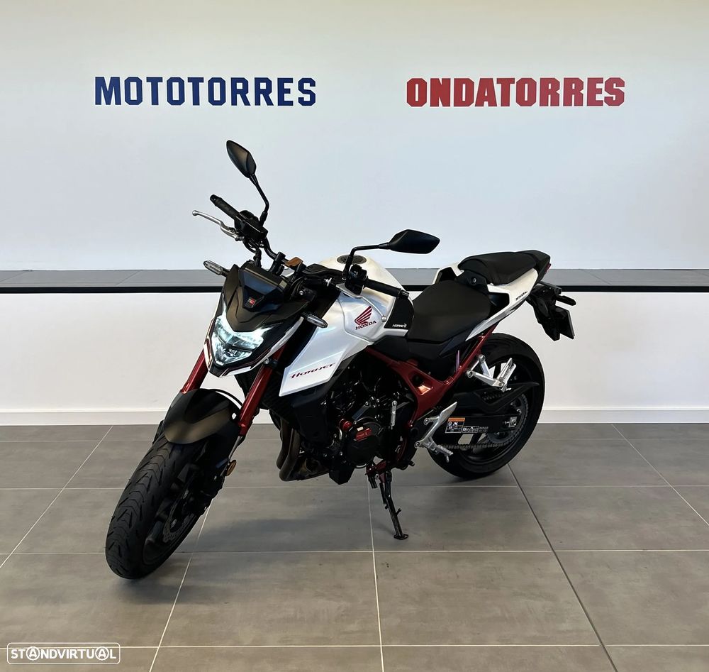 Honda CB 750 HORNET - 4