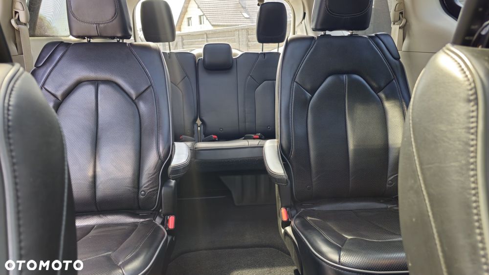 Chrysler Pacifica - 24