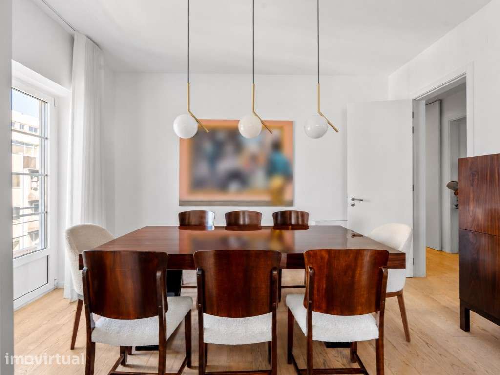 Apartamento T4 com varanda e garagem para cinco viaturas na Avenida... - Grande imagem: 5/23