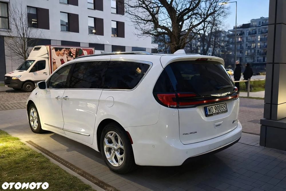 Chrysler Pacifica - 6