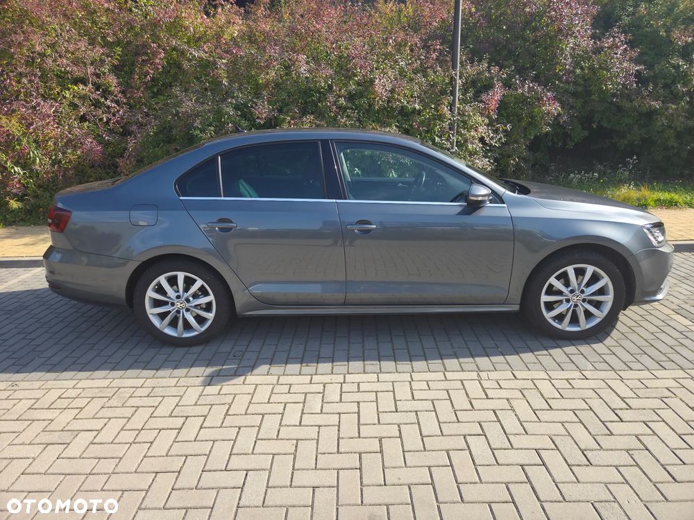 Volkswagen Jetta 2016 photo 2