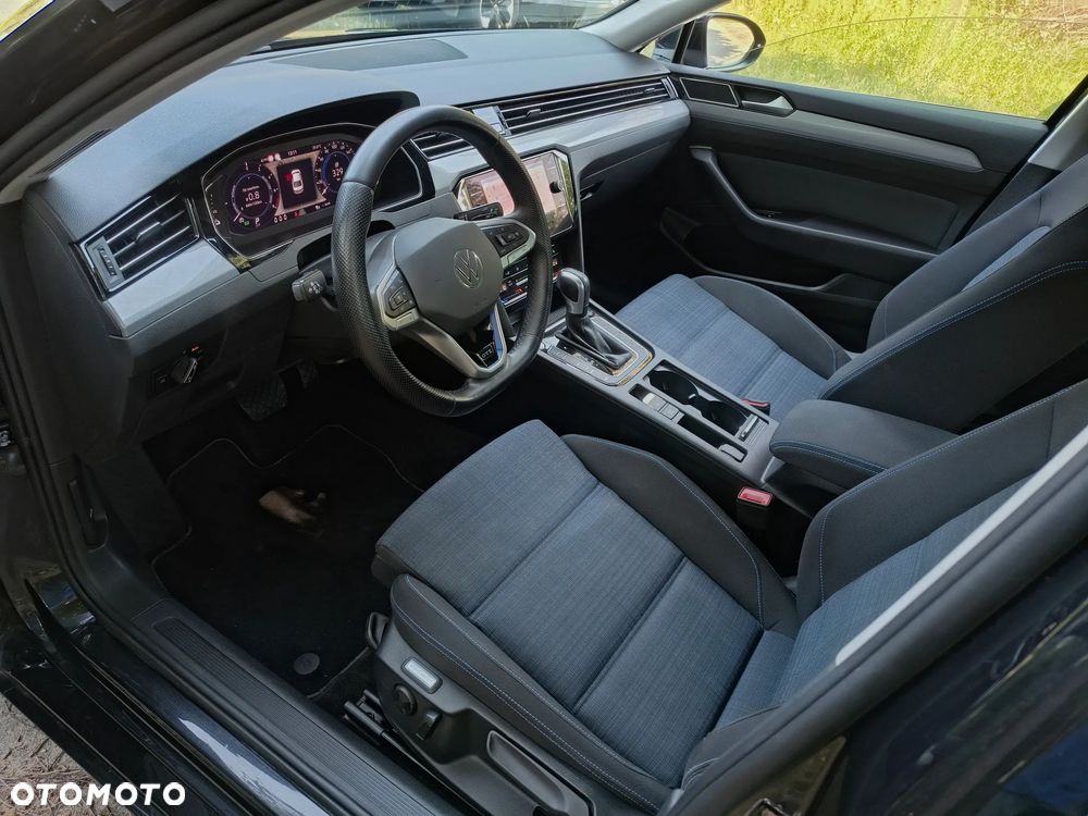 Volkswagen Passat - 13