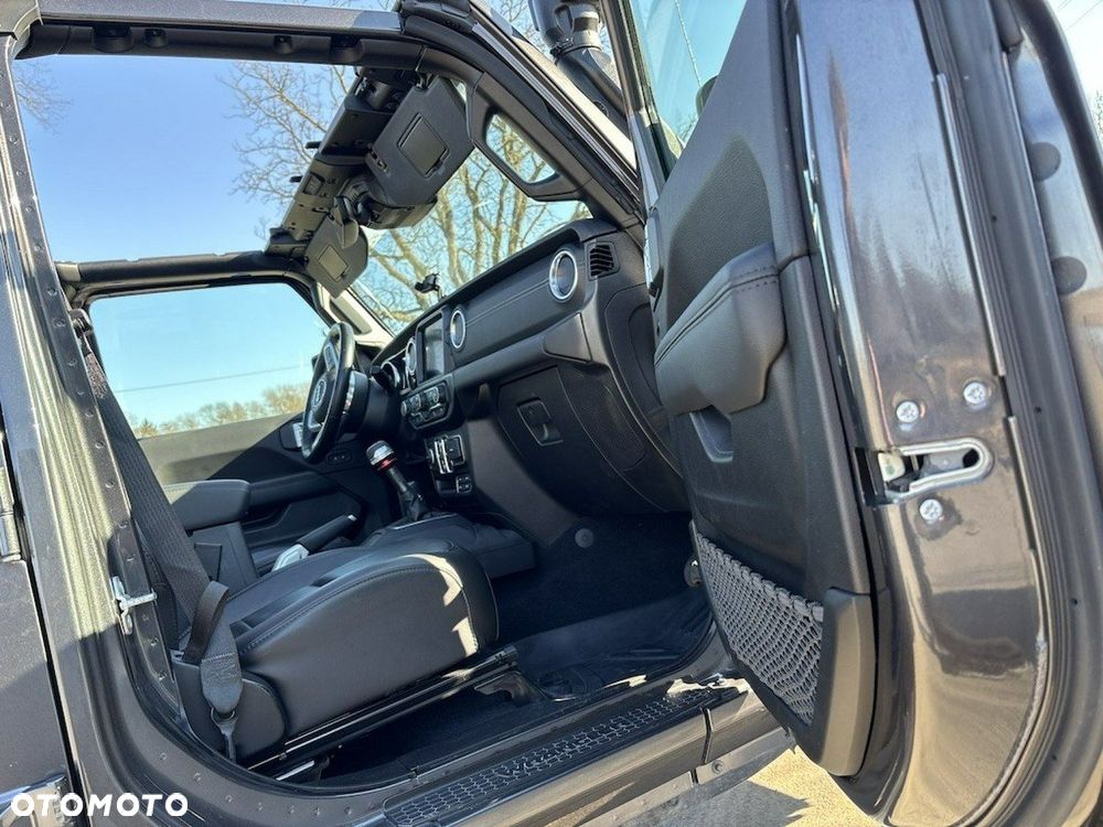 Jeep Wrangler - 36