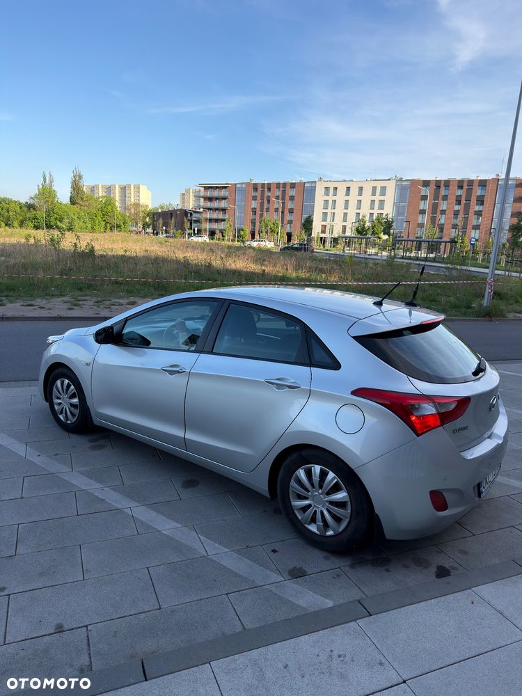 Hyundai i30 1.4 Classic + - 17