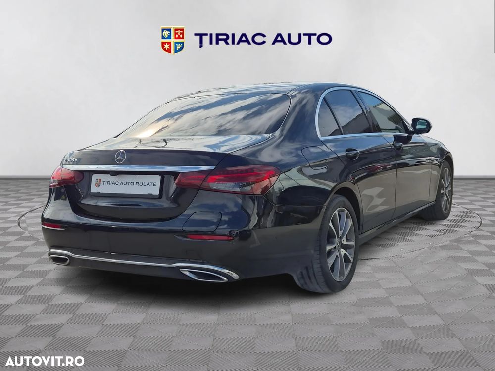 Mercedes-Benz E 300 - 5