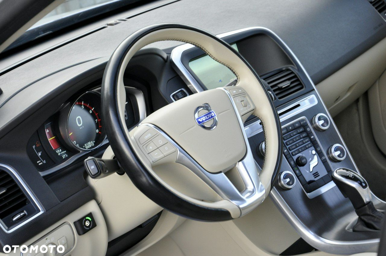 Volvo XC 60 T5 AWD Momentum - 6