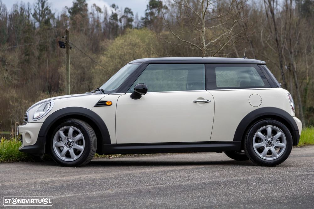 MINI 3 Portas One D - 32