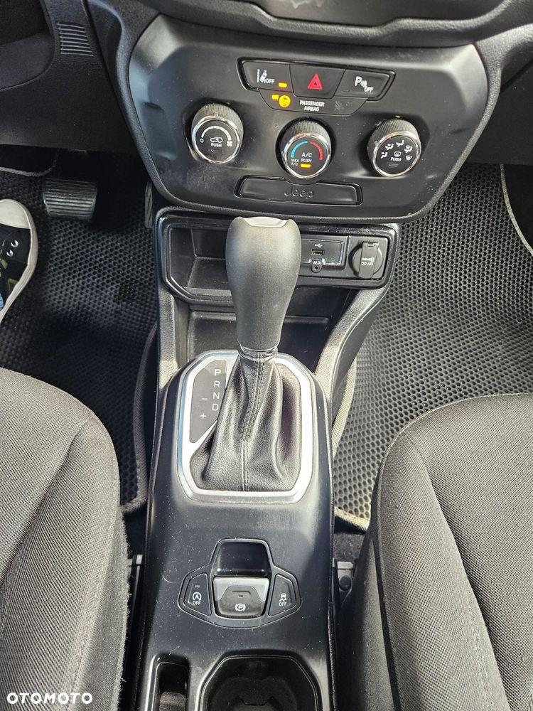 Jeep Renegade 1.3 GSE T4 Turbo Longitude FWD S&S - 17