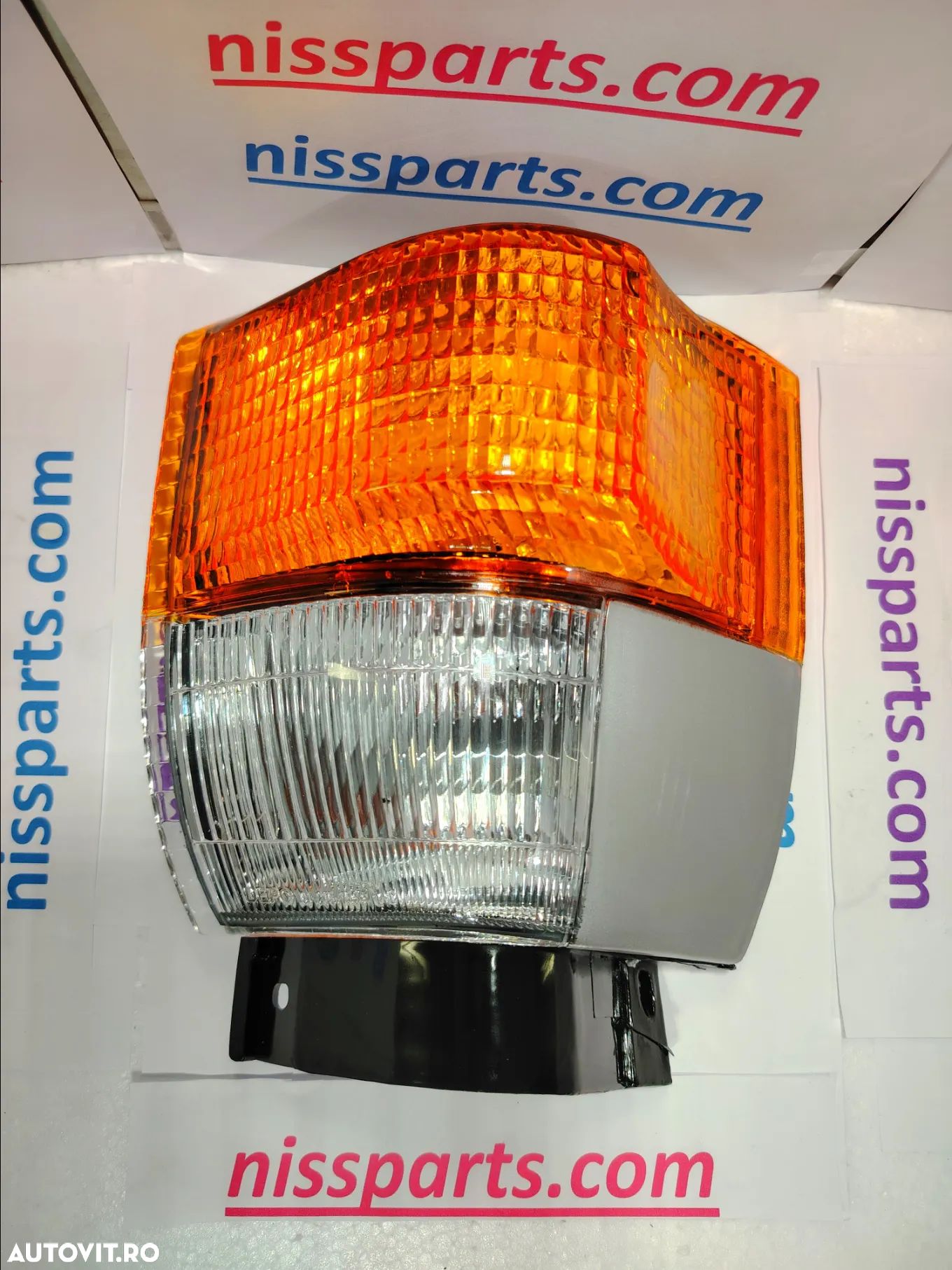 Semnalizator stanga Nissan Cabstar an 1998-2001 261293T900 index semnal piese - 1