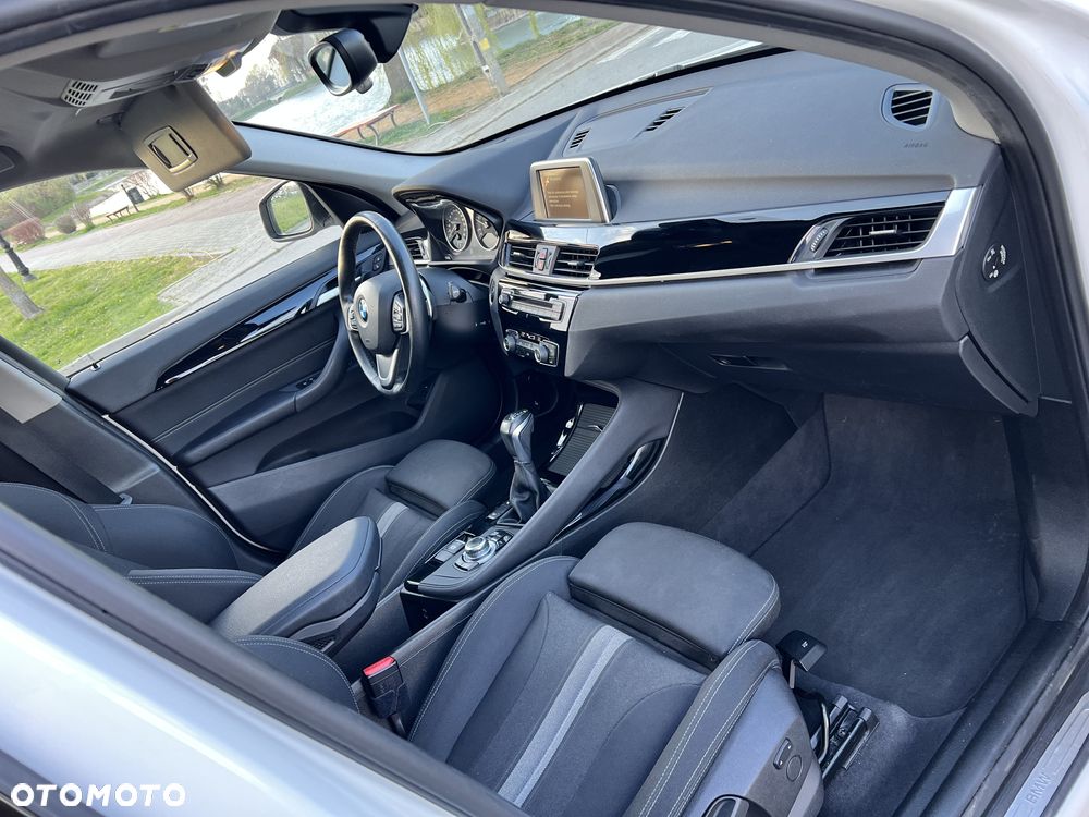 BMW X1 xDrive25d Sport Line - 3