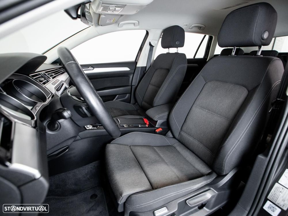 VW Passat Variant 2.0 TDi Business Package DSG - 8