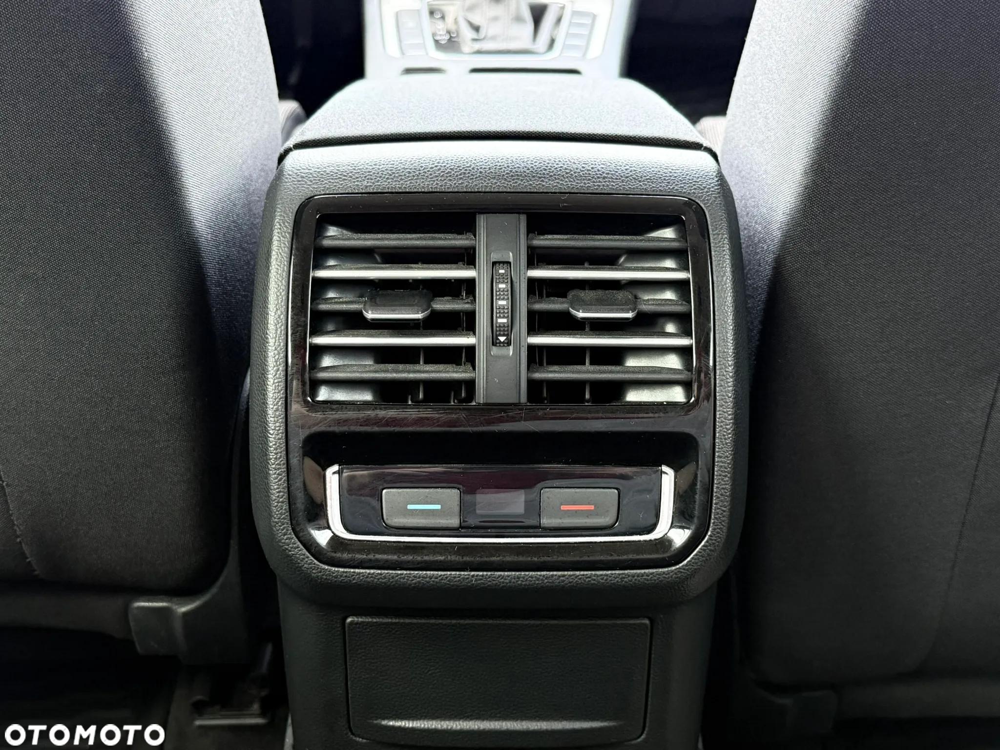 Volkswagen Passat Variant 1.4 TSI ACT (BMT) DSG Comfortline - 25