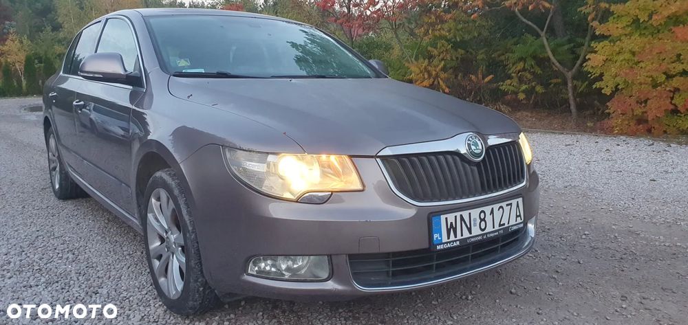 Skoda Superb 2010 photo 2