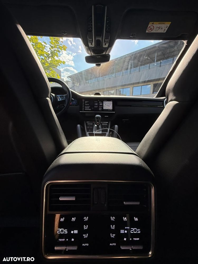 Porsche Cayenne Turbo - 9