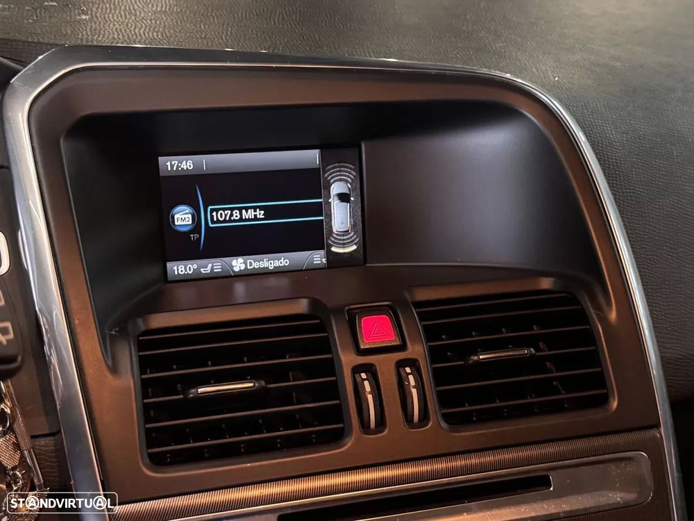 Volvo XC 60 2.0 D4 R-Design Start/Stop - 28