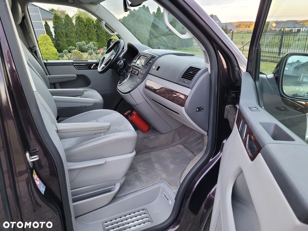 Volkswagen Multivan - 13