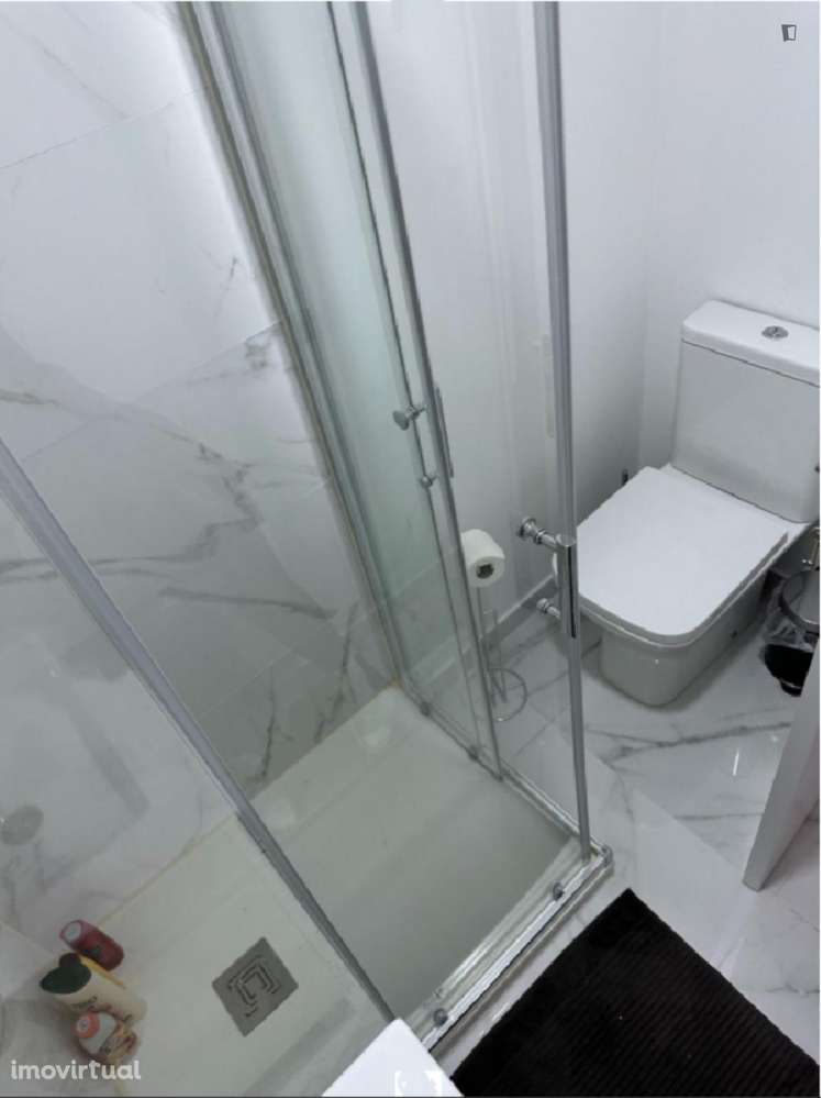 Quarto - localizado em Amadora Lisbon - Grande imagem: 3/21