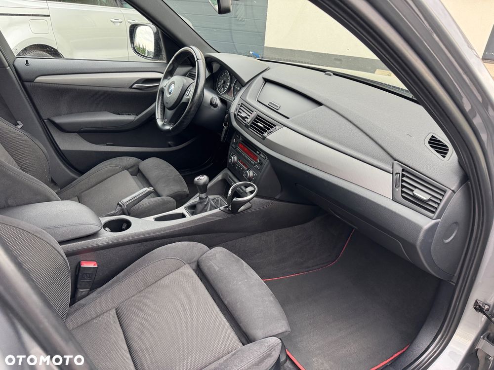 BMW X1 xDrive18d Sport Line - 28