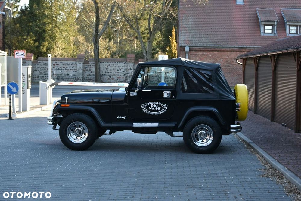 Jeep Wrangler - 4