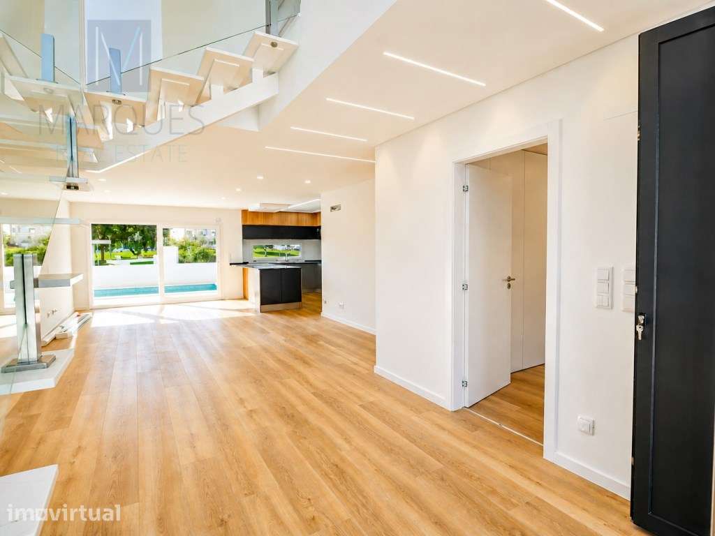 Moradia V4 com Garagem, Jardim e Piscina nas Quintinhas - Charneca ... - Grande imagem: 3/29