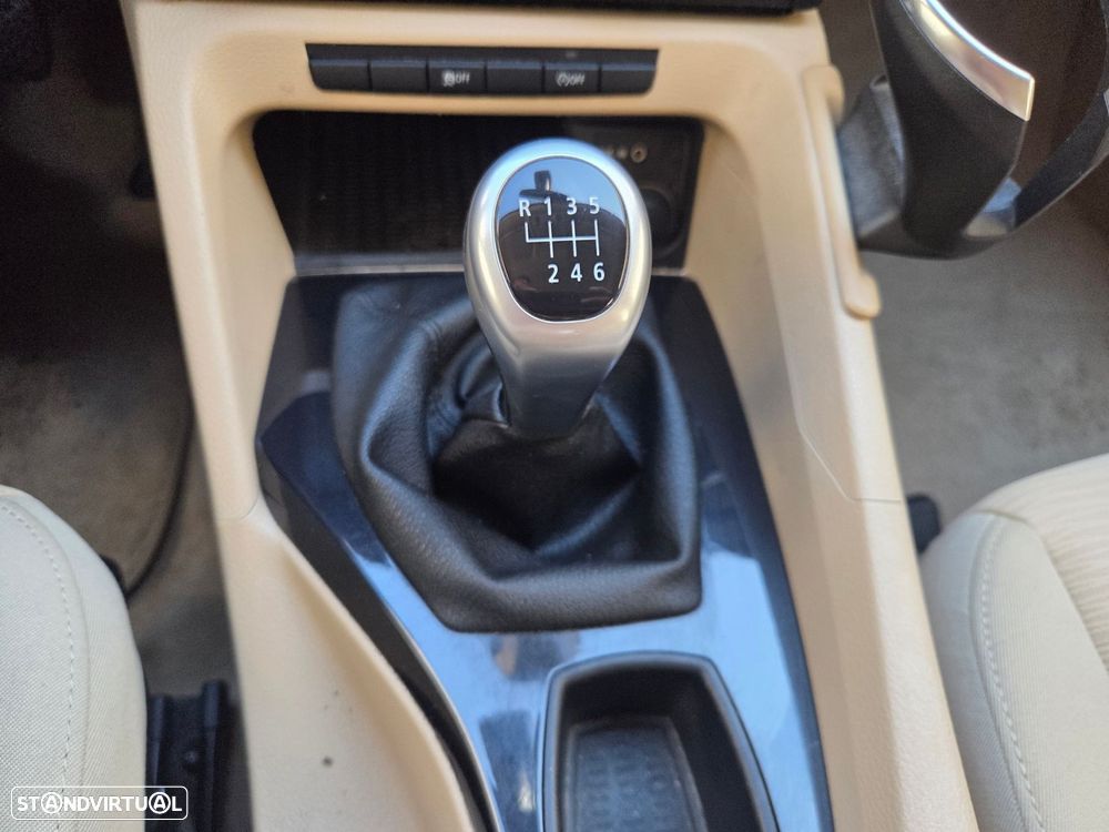 BMW X1 18 d sDrive - 21