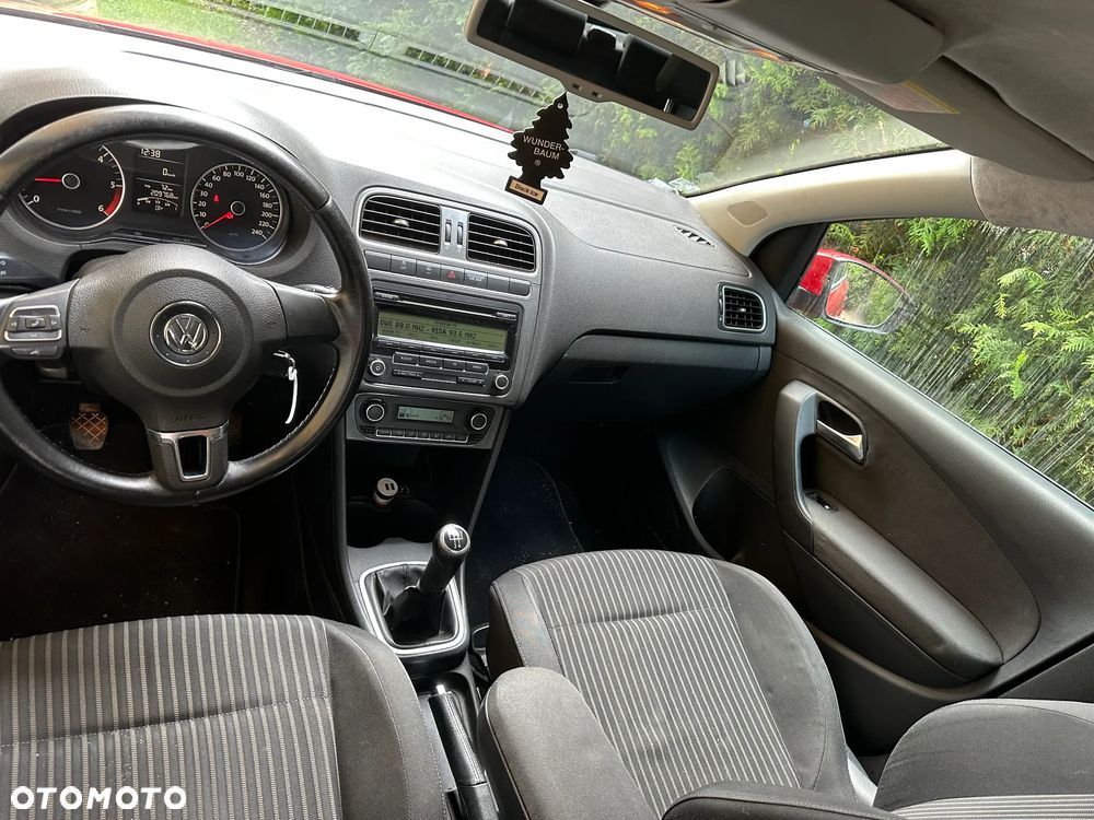 Volkswagen Polo 2010 photo 2