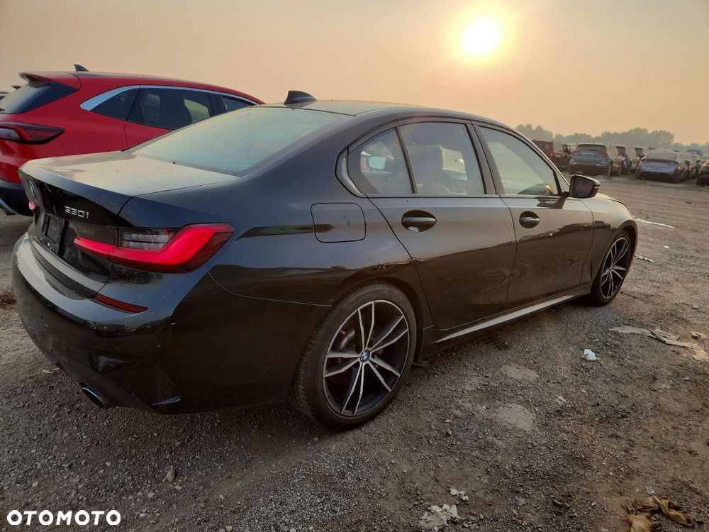BMW Seria 3 330i xDrive Edition M Sport Shadow - 4