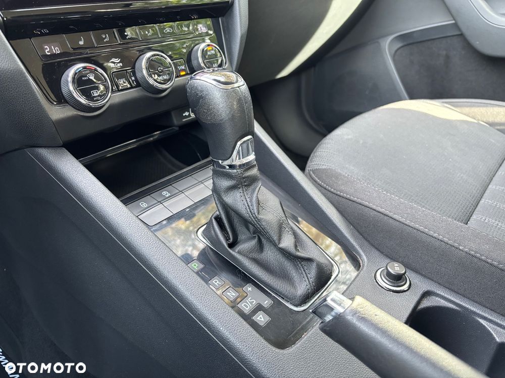 Skoda Octavia 1.5 TSI ACT Style DSG - 32