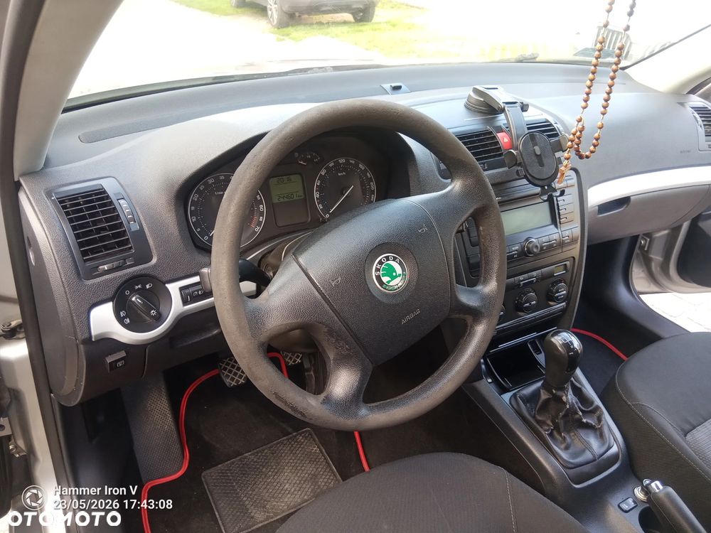 Skoda Octavia 1.6 Combi - 16