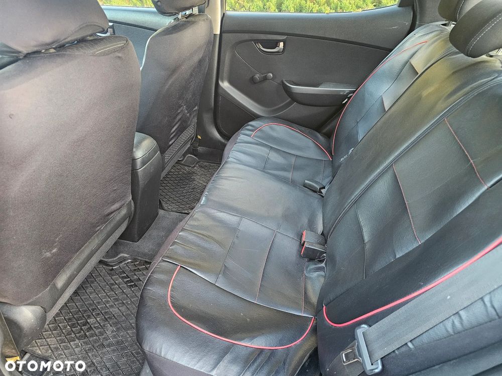 Hyundai Elantra - 7